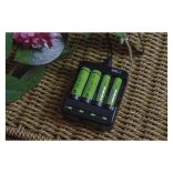 EMOS akkutöltő BCN-40 AA/AAA  4 csatornás N9321