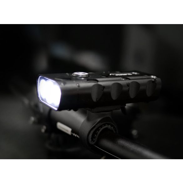 MAARS MR 601 első kerékpár lámpa tölthető 5W 700lm T6 LED IPX5