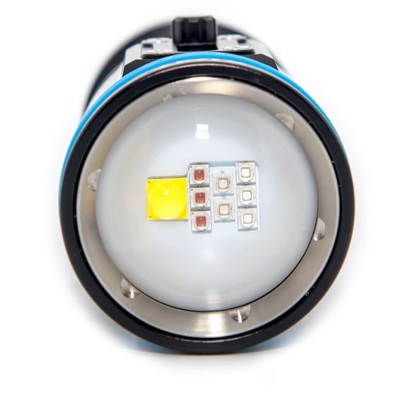 XTAR D30 4000 SET búvárlámpa,100m vízálló 4000lm+MC4S töltő+ 4x18650 akku